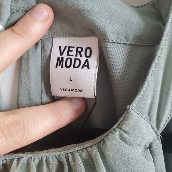 Halter Dress - Picture 5 of 5